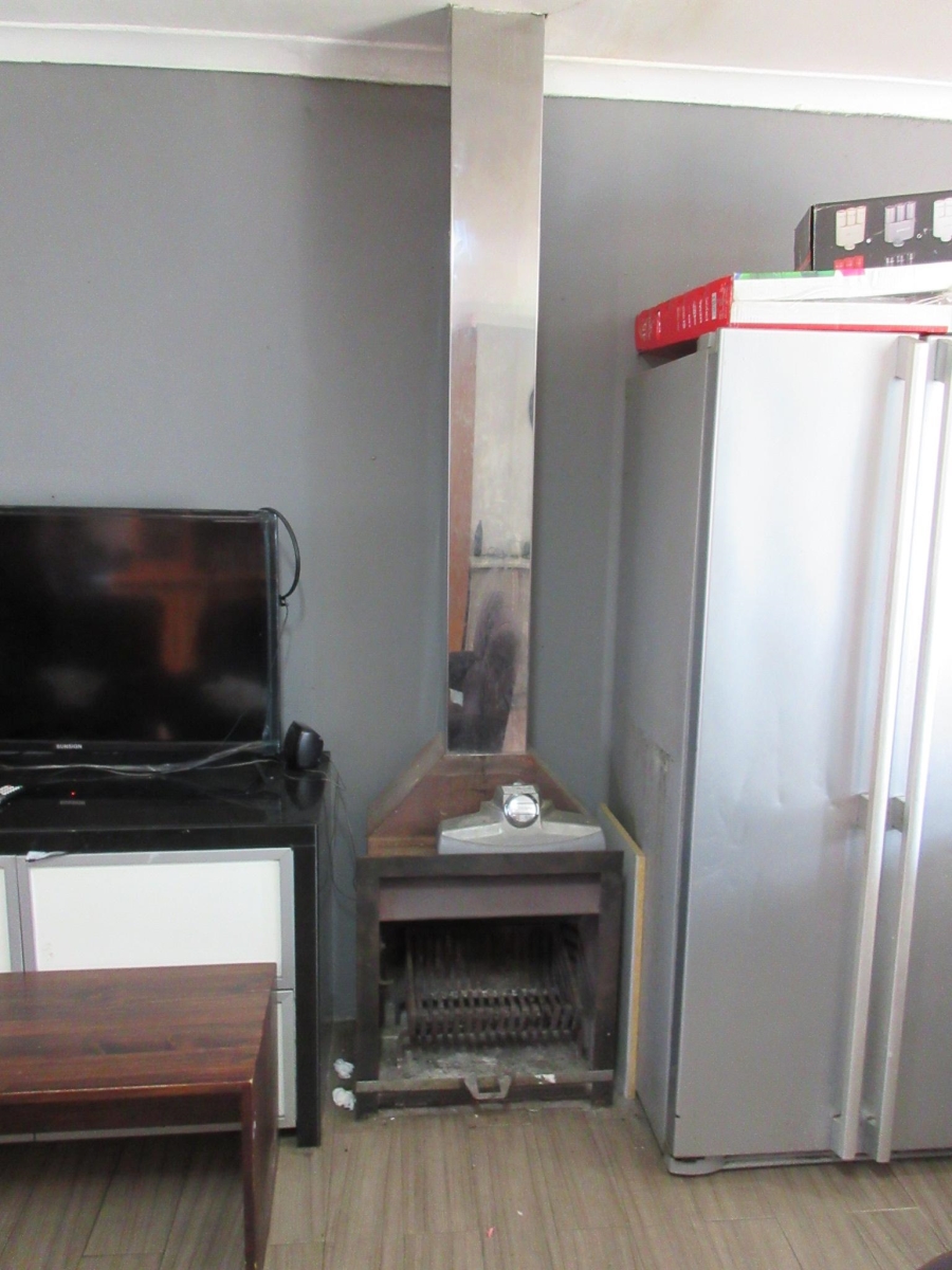 2 Bedroom Property for Sale in Lentegeur Western Cape